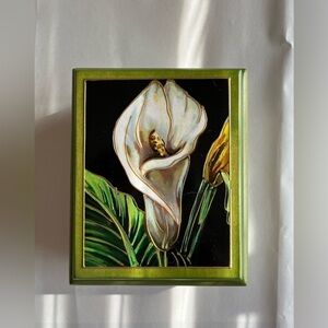 Gorgeous Hand Painted Calla Lily Green Wooden Trinket Box EUC